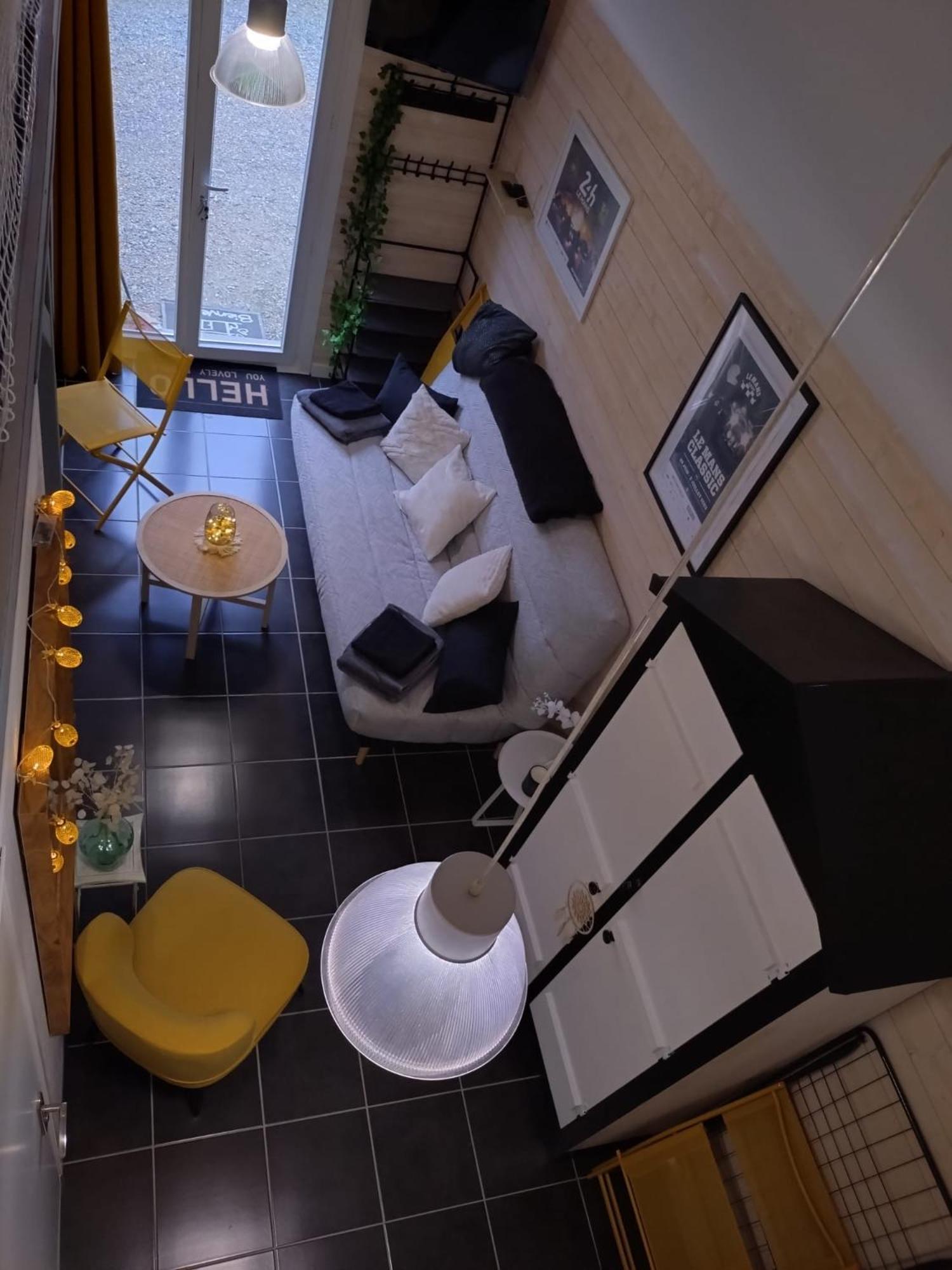Joli Studio Mezzanine Proche Pole Europeen Yvre-l'Eveque Luaran gambar